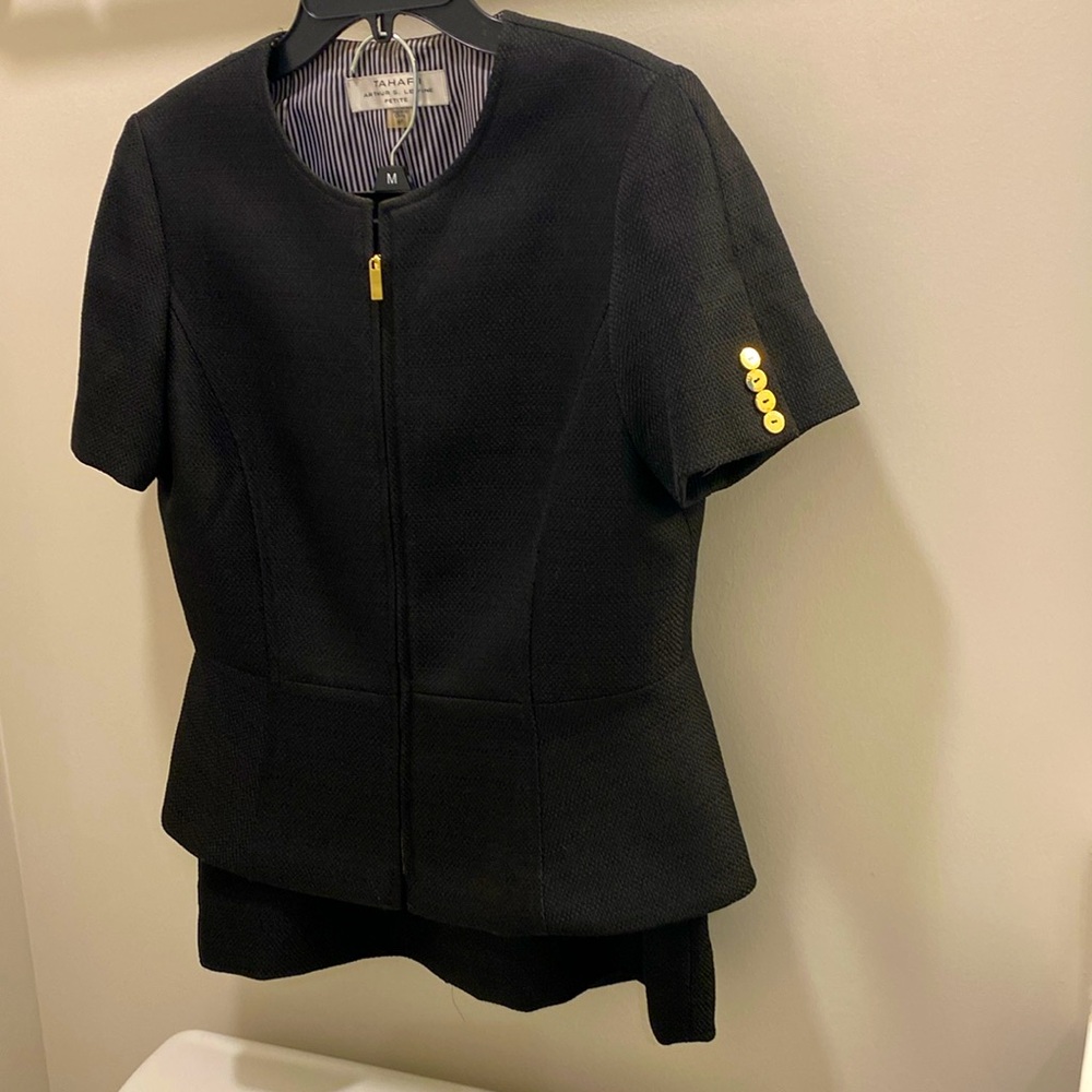 Tahari 6 petite skirt short sleeve peplum suit